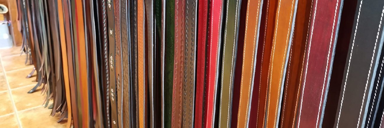 Elaboracion artesanal cinturones cuero Decuero Leather xabia MarinaAlta